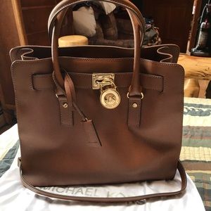 Fantastic Michael Kors bag tan mint condition
